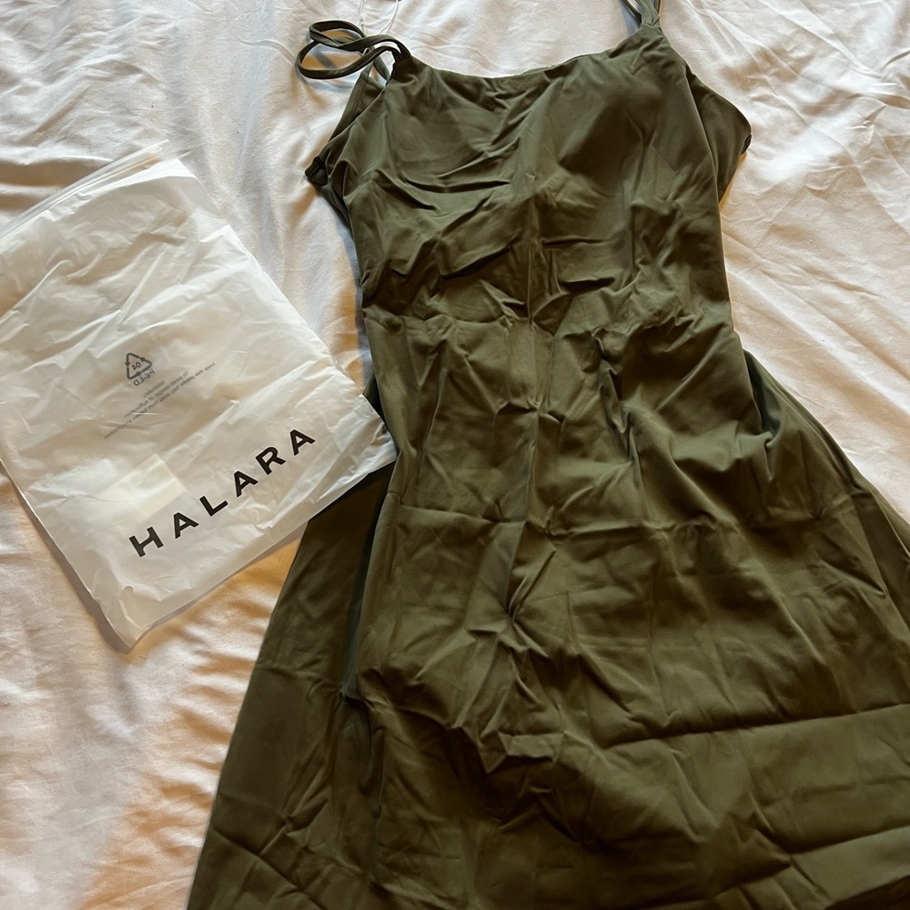 HALARA cross-cross back Dress